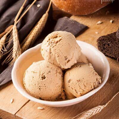 Ржаное с луговым мёдом мороженое пломбир